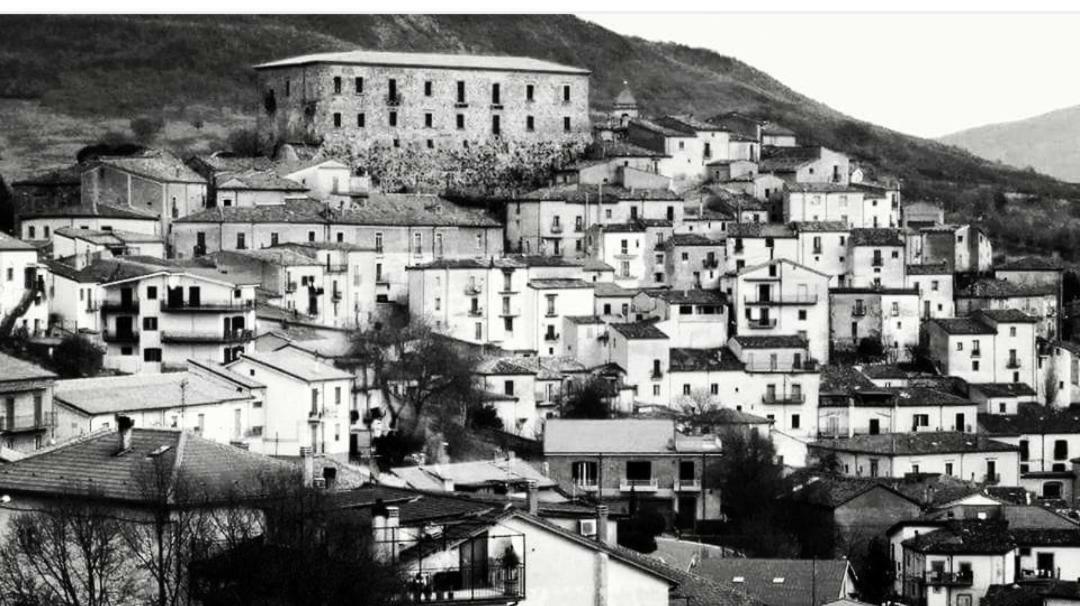 Hotel Il Volturino Calvello Exterior foto